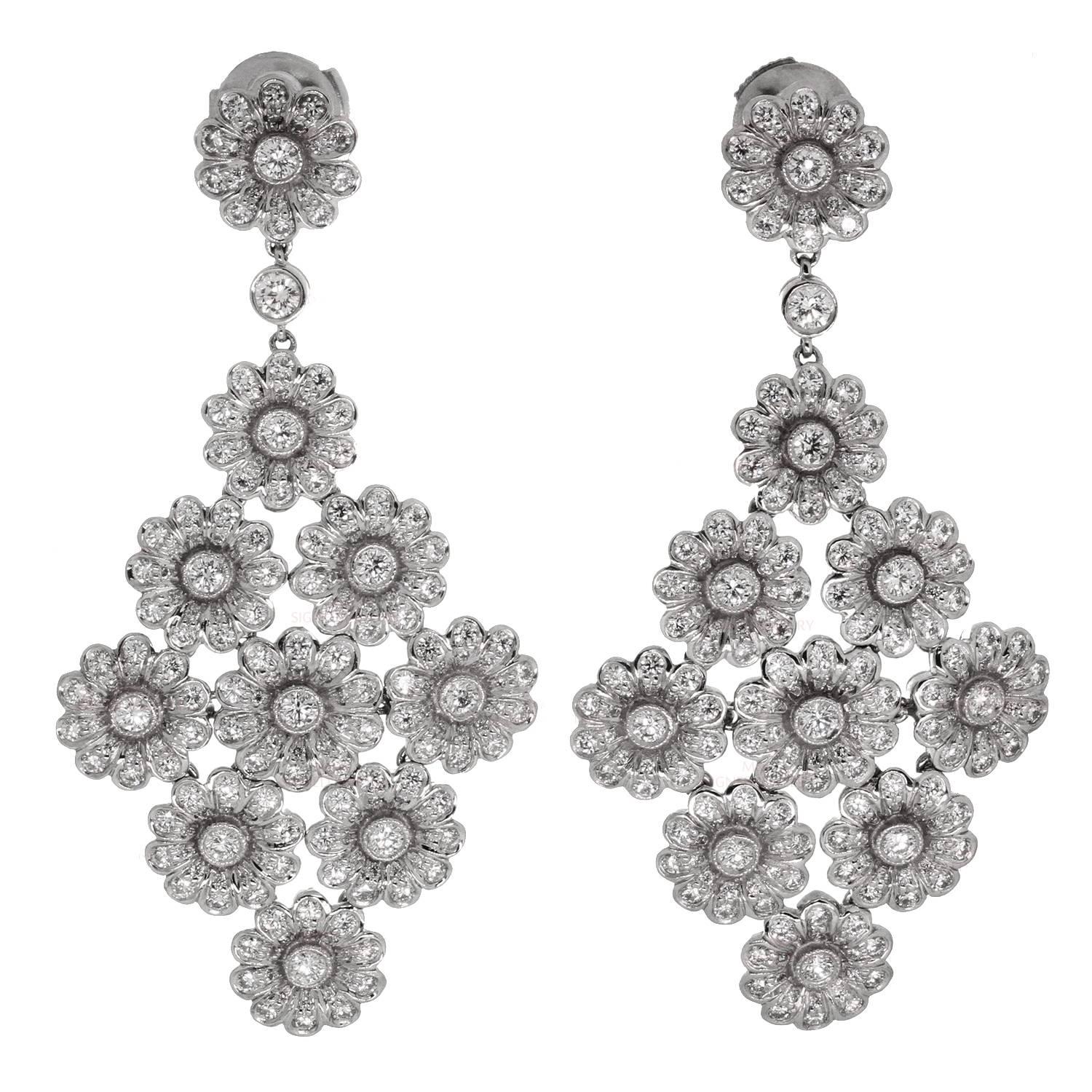 Tiffany & Co. Boucles d'oreilles pendantes en platine avec diamants de la collection Rose en vente