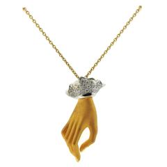 Carrera Y Carrera Diamond Gold Hand Pendant Necklace