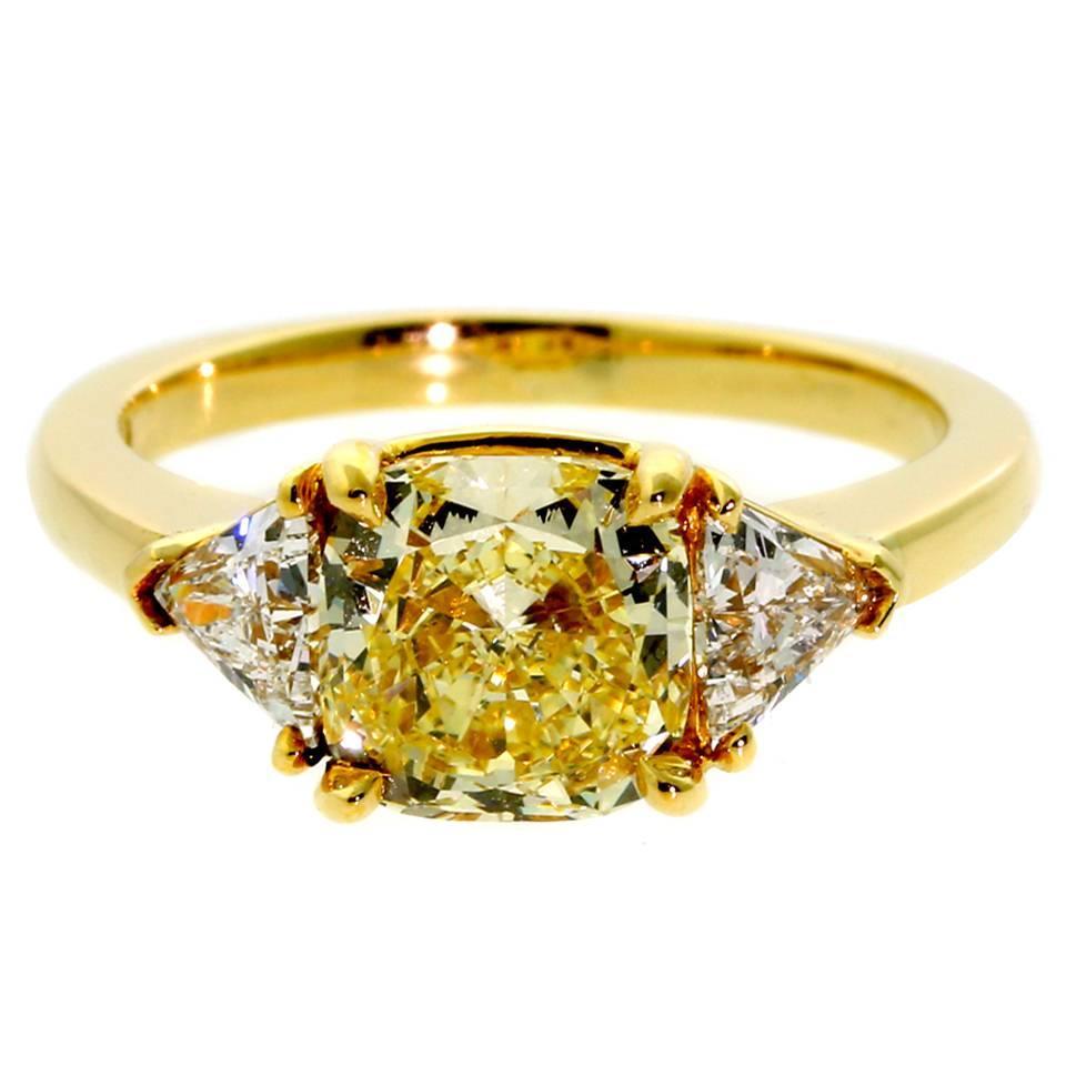 Cartier Fancy Intense Yellow Diamond Gold Ring For Sale at 1stdibs