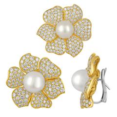 22.00 Carats Diamond South Sea Pearl Gold Flower Earrings and Pin Set