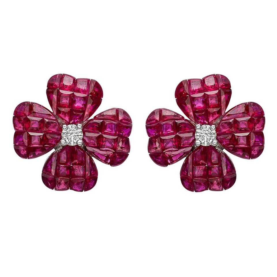 Small ​Invisibly-Set Ruby Diamond Gold Clover Earrings