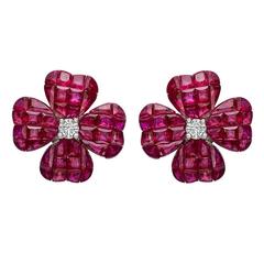 Small ​Invisibly-Set Ruby Diamond Gold Clover Earrings 10