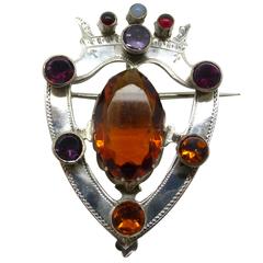 Broche écossaise victorienne en forme de bouclier en argent sterling avec Cairngorm central