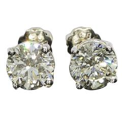 1.60 Carats Beautiful Round Diamonds Gold Screw Back Stud Earrings