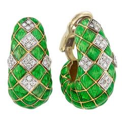 Pendientes de aro de oro con esmalte verde y diamantes