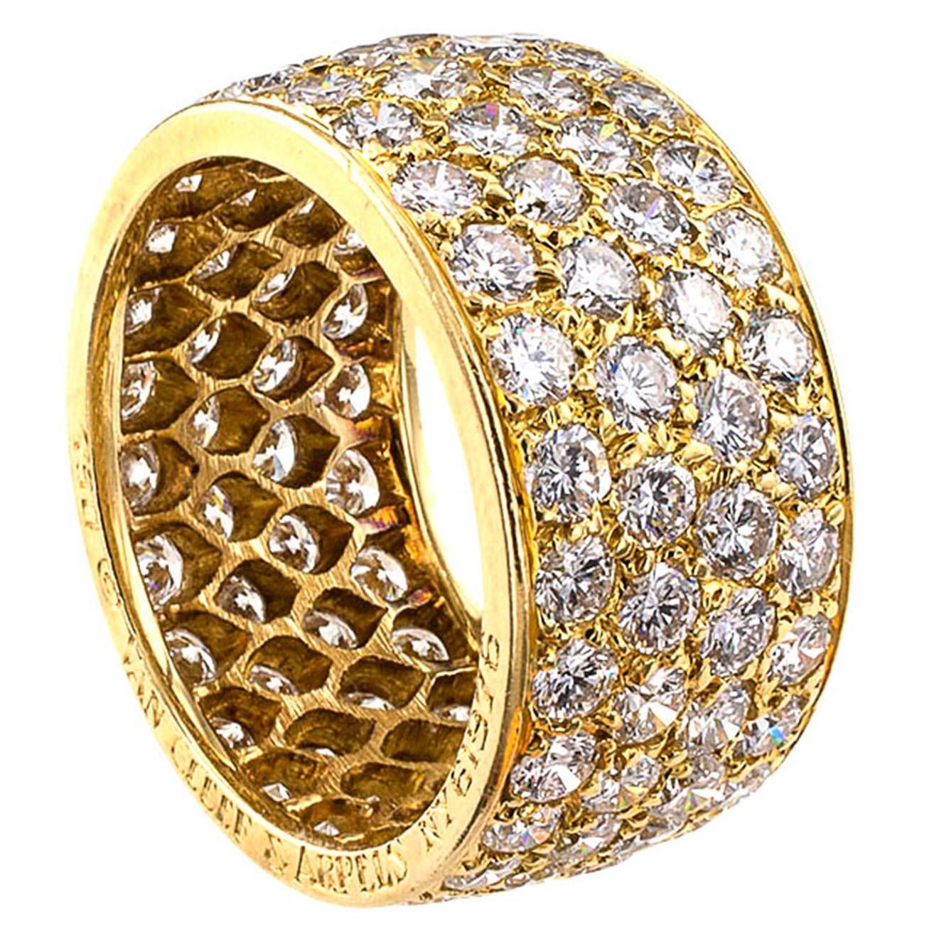 Van Cleef & Arpels 4 Carats Diamond Gold Eternity Ring