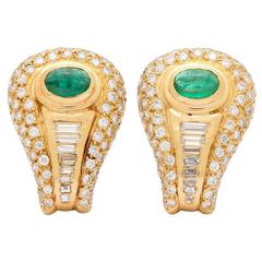 1980s Emerald Cabochon Diamond Gold Clip Earrings 1