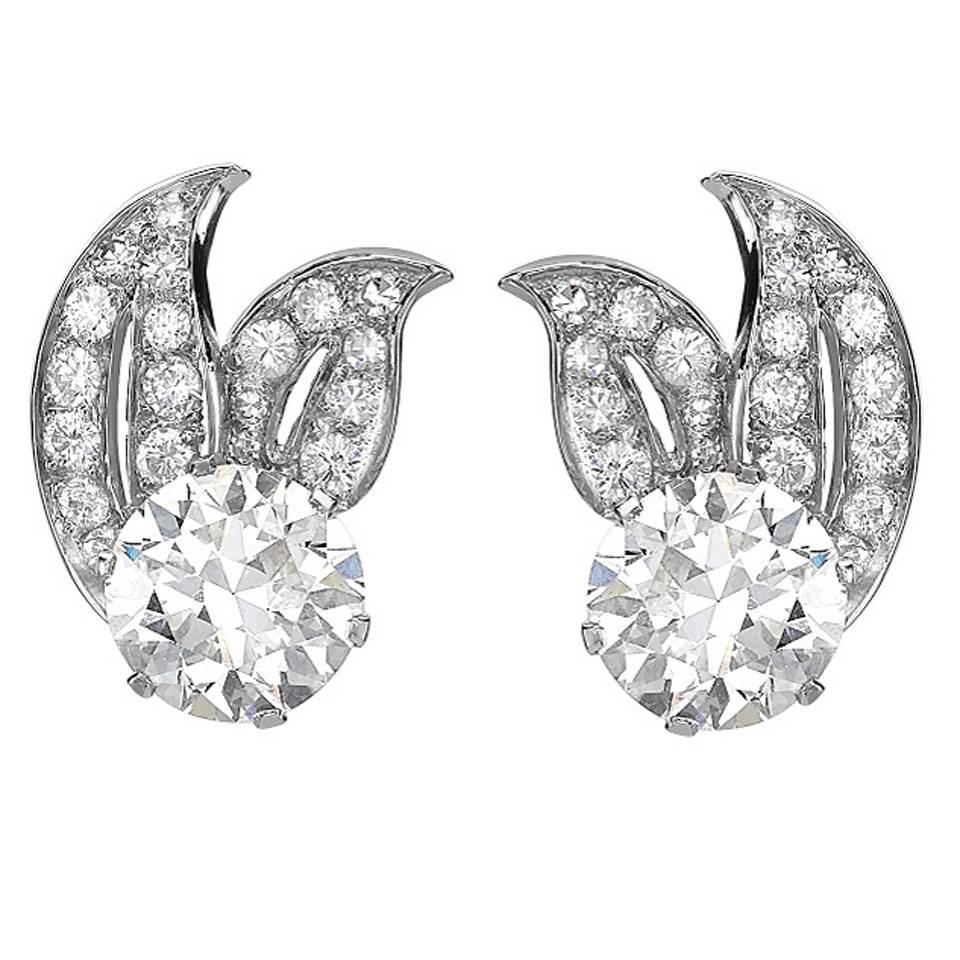 Brilliant Cut Diamond Platinum Leaf Pattern Earrings For Sale