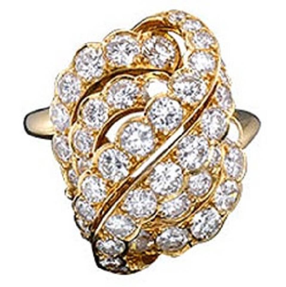 1970s Van Cleef & Arpels Diamond Gold Ring For Sale