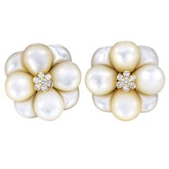 Van Cleef & Arpels Mother of Pearl Diamond Gold Flower Earrings 4