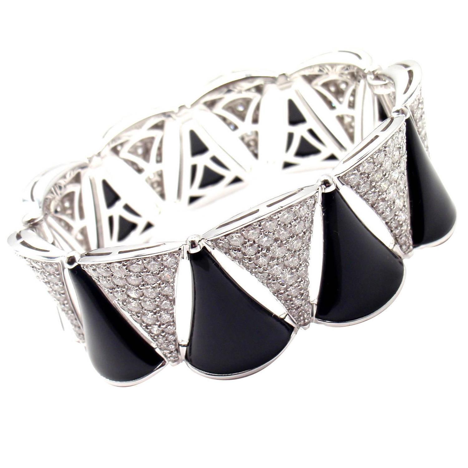 Bulgari Diva Dream 9 Carats Diamonds Onyx Gold Bangle Bracelet at 1stdibs