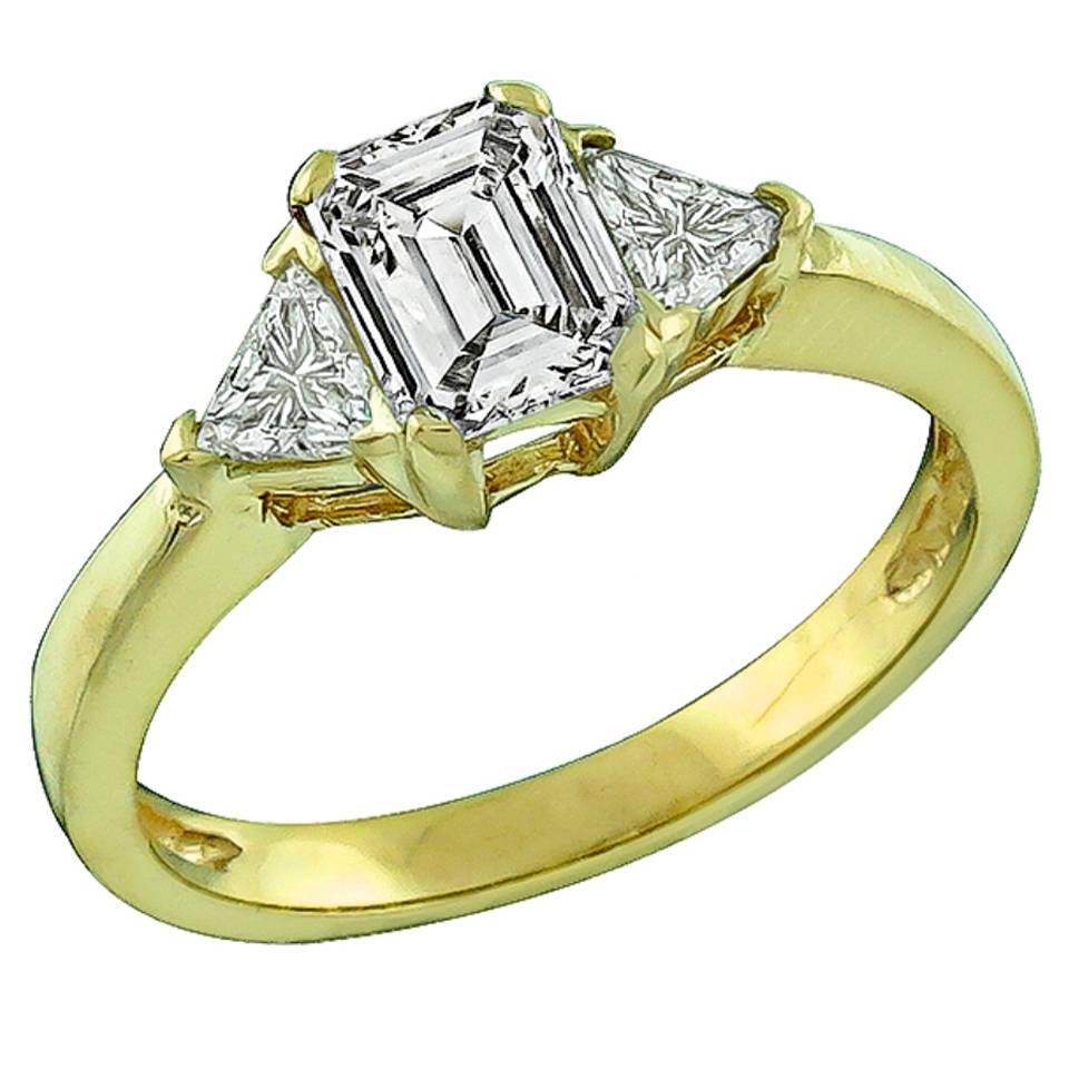 Verlobungsring mit 0,69 Karat GIA-zertifiziertem Diamanten im Smaragdschliff im Angebot