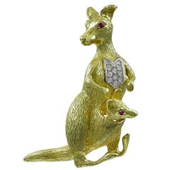 Kangaroo Mother and Baby Gold Gemset Brooch