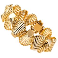 1960s Abstract Shell-Shaped Gold Link Bracelet