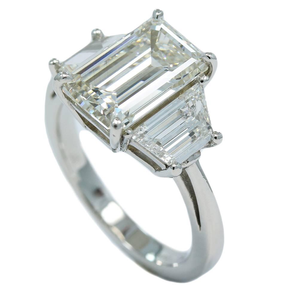 3.06 Carat Diamond Three-Stone Engagement Ring with Bez Ambar Platinum Mounting For Sale
