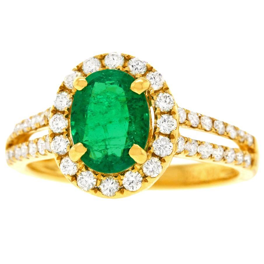 2000s Gorgeous Emerald Diamond Gold Ring