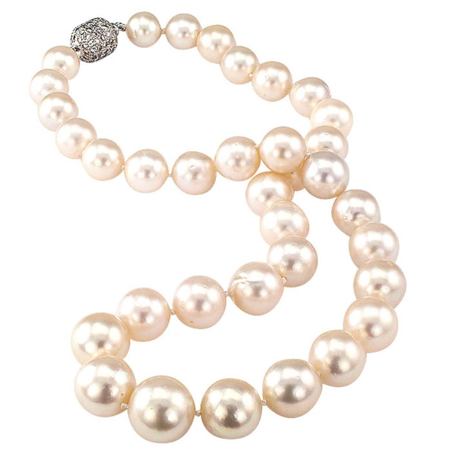 1990s Graduated South Sea Pearl Diamond Gold Necklace