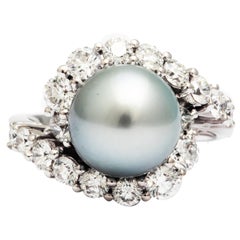 1.72 carat Diamond and Silver Grey Tahitian Pearl Diamonds 18k Gold Ring