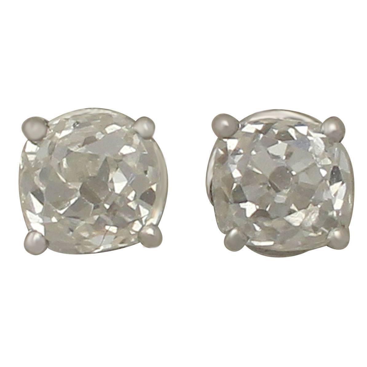Antique 1890s and Contemporary 0.92 Carat Diamond and Platinum Stud Earrings