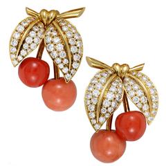Vintage Van Cleef & Arpels Coral Diamond Gold Clip-on Cherry Earrings