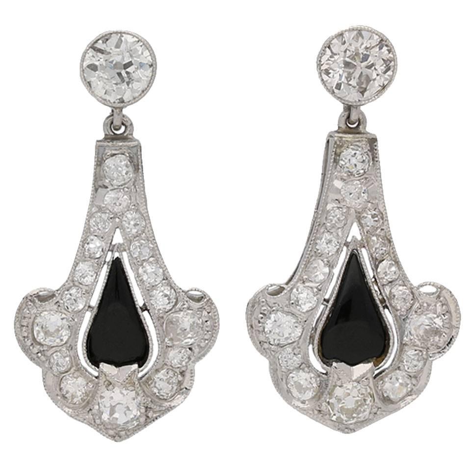 Boucles d'oreilles en onyx et diamants Art déco des années 1920 en vente