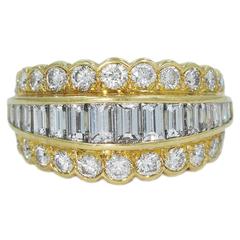 Van Cleef & Arpels Round and Emerald Cut Diamonds Gold Ring 11