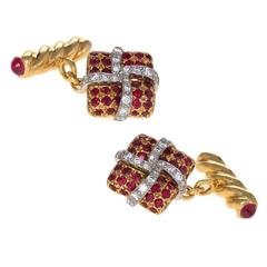 Verdura Late-20th Century Diamond, Ruby, Gold and Platinum Cuff Links