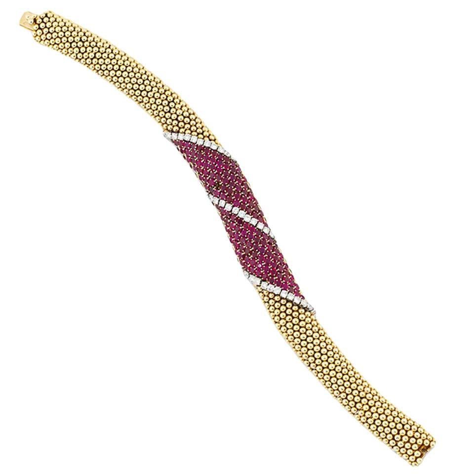 1960s Van Cleef & Arpels Paris Diamond Ruby Gold Cous-Cous Bracelet For Sale