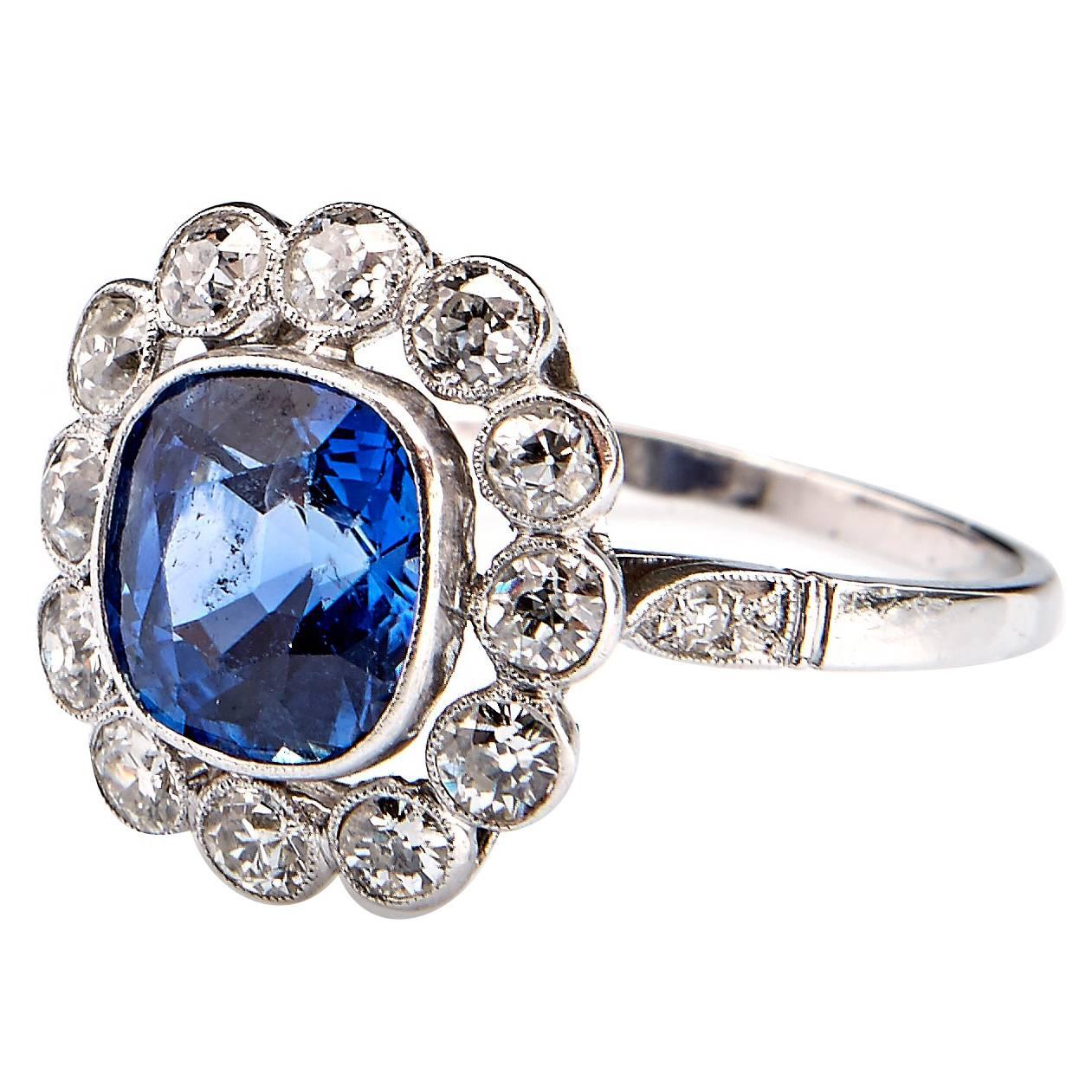Art Deco Platinum Ring, Unheated Ceylan Saphire 2.47 Carats, Diamonds Circled.