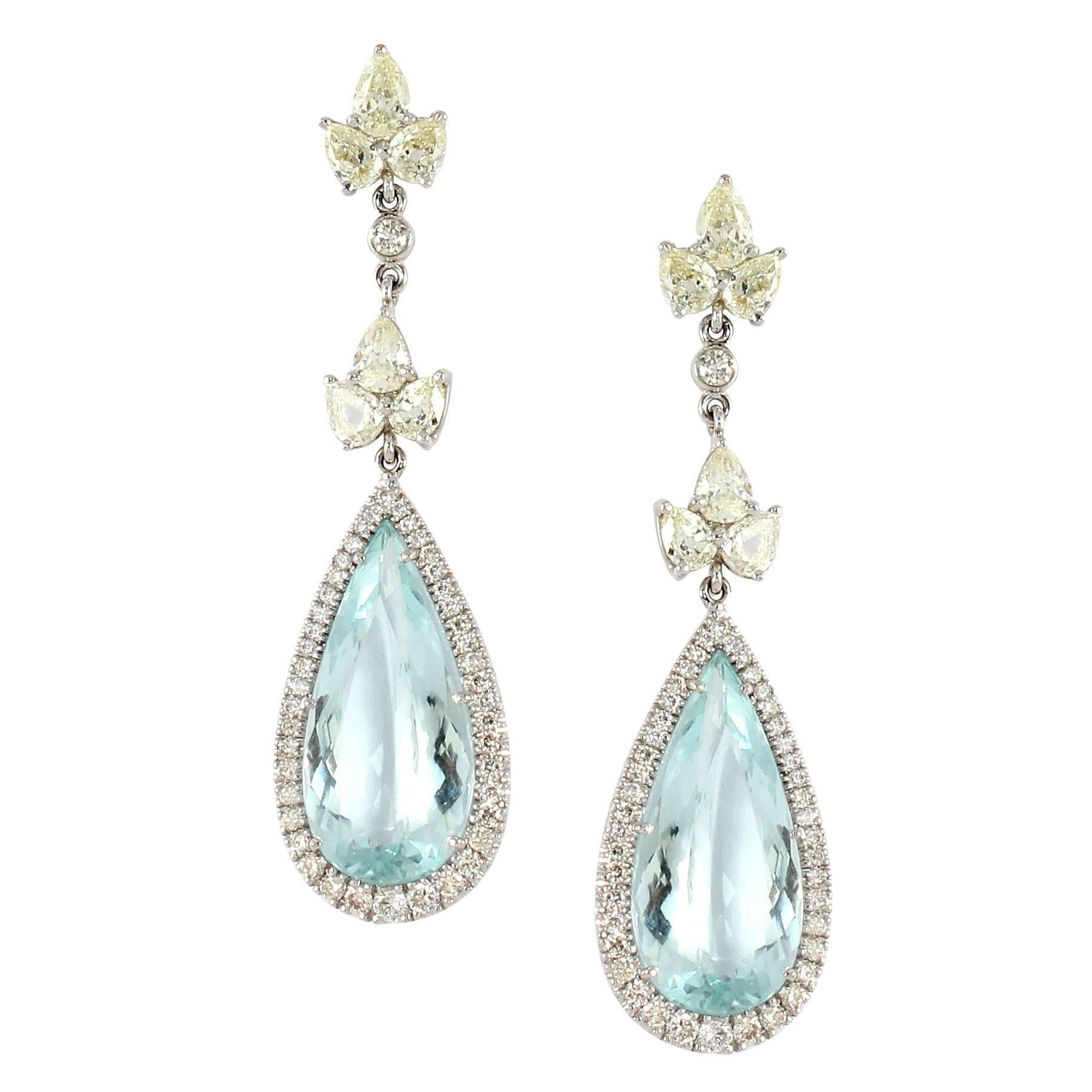 Aquamarine Diamond Earrings in 18k gold For Sale