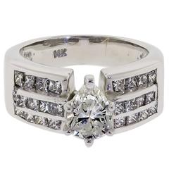 1 carat  Pear Shaped Diamond White Gold Engagement Ring