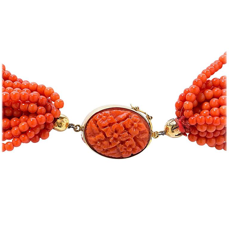 Beautiful Coral Necklace For Sale at 1stdibs