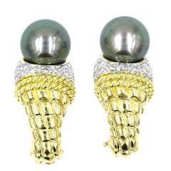 Cassis Modern Diamond Black Cultured Pearl Diamond Earrings 18 Karat Yellow Gold