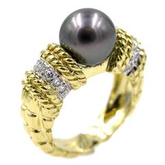 Cassis Modern Black Cultured Pearl Diamond Ring 18 Karat Yellow Gold