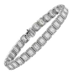 Remarkable Emerald cut Diamond Bracelet 8