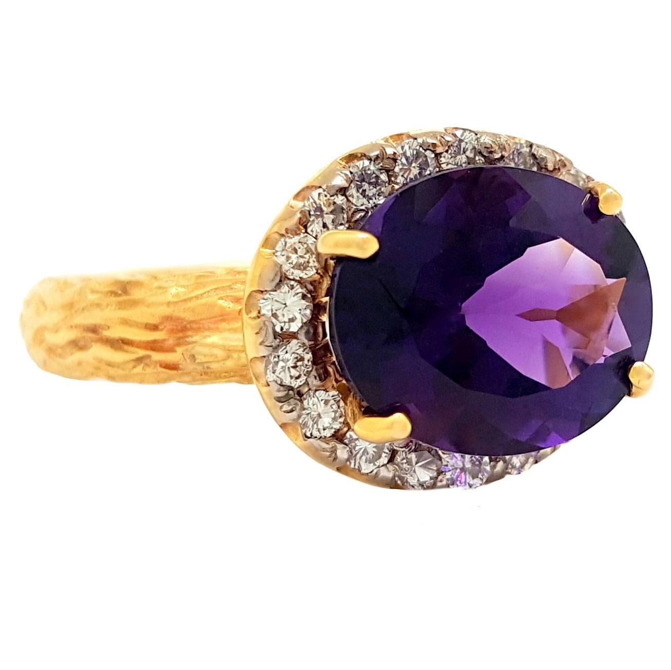 14k Yellow Gold, 2.98ct Oval-Cut Siberian Amethyst & Diamond Halo Ring For Sale