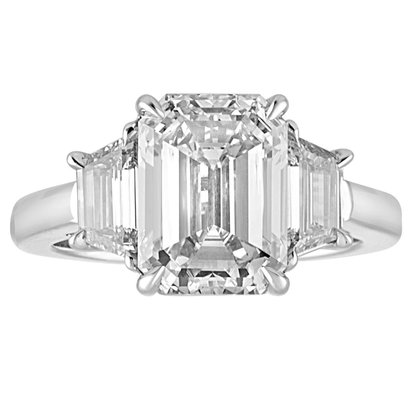 4.08 Carat Emerald Cut Diamond set in Platinum Ring Mounting. For Sale
