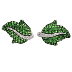 Boucles d'oreilles feuilles en tsavorite et diamant