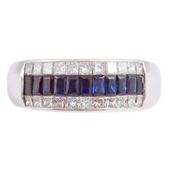 0.92 Carats Blue Sapphires 1.00 Carats Diamonds White Gold Ring