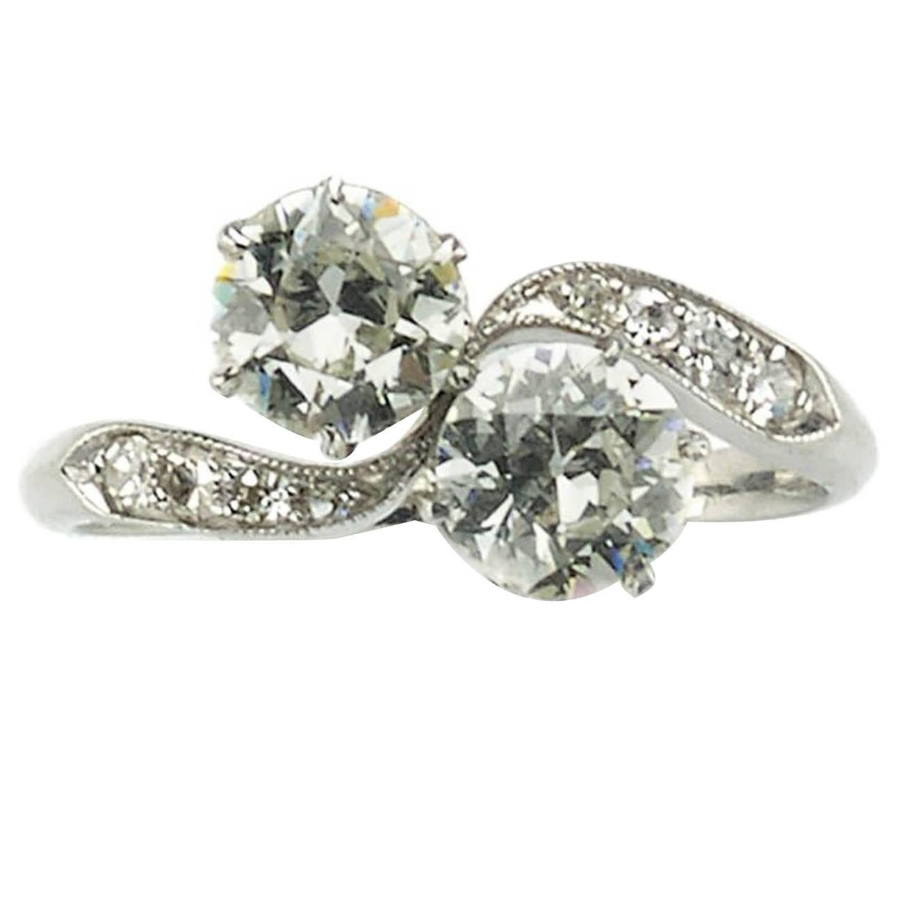 Zwei Stein Diamant Platin Twist Ring