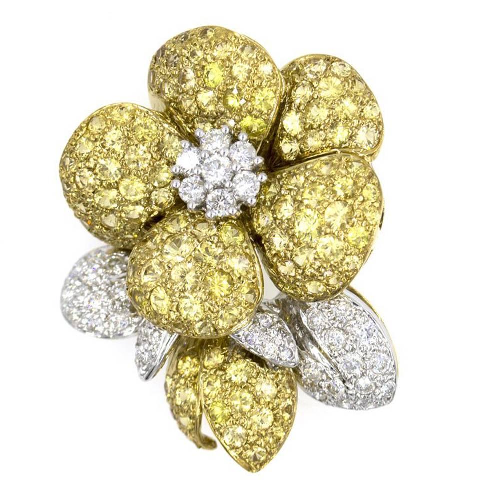 Diamond Yellow Sapphire 18 Karat Yellow Gold Flower Pin Brooch