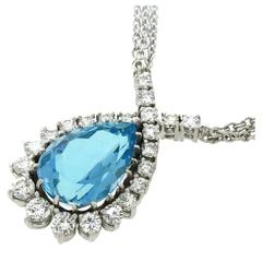 Spectacular Aquamarine 
Diamond Necklace in White Gold