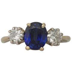 1980s 1.19 Carat Sapphire and Diamond Yellow Gold Trilogy Ring 12