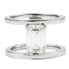 J. Birnbach Moderner 2::09 Karat GIA Smaragdschliff-Diamant-Platin-Stabring