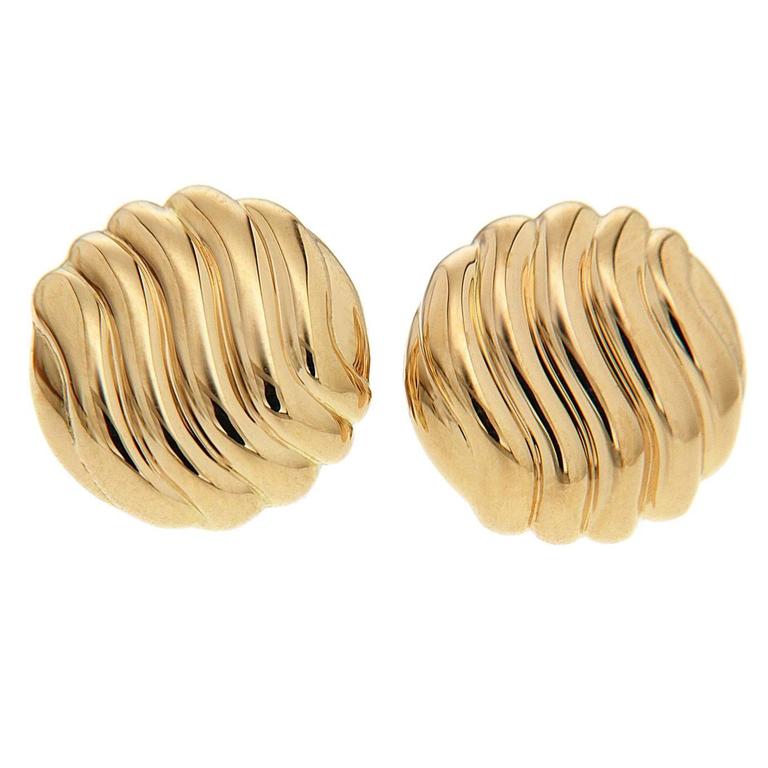 Valentin Magro Wavy Pattern Round Gold Stud Earrings For At 1stdibs Valentin Magro Wavy Pattern Round Gold Stud Earrings For