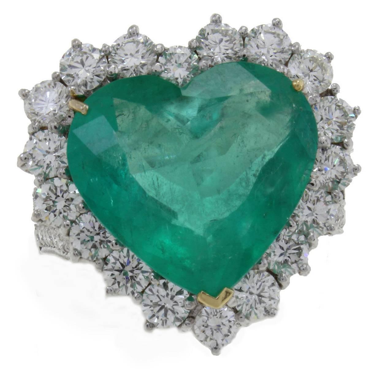  Diamonds Emerald Heart Fashion Ring