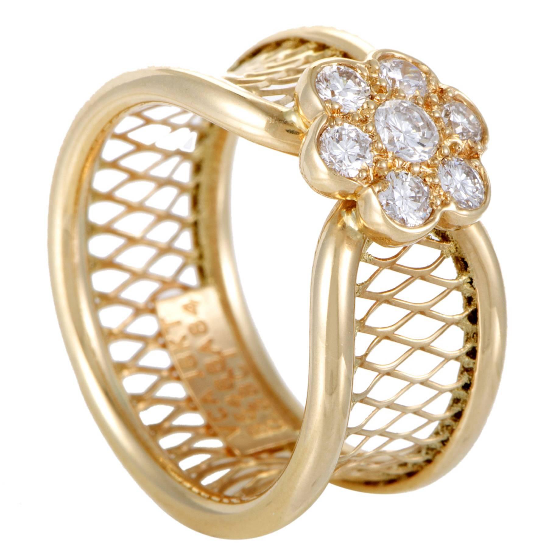 Van Cleef & Arpels Fleurette Diamond Gold Basket Weave Ring