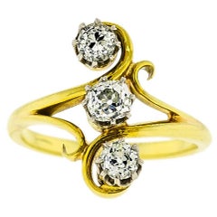 Antique Delightful Art Nouveau Diamond  18K Yellow Gold Ring