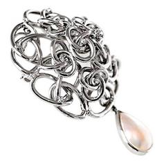 Faraone Mennella Mother-of-Pearl Diamond Gold Pin/Pendant 11