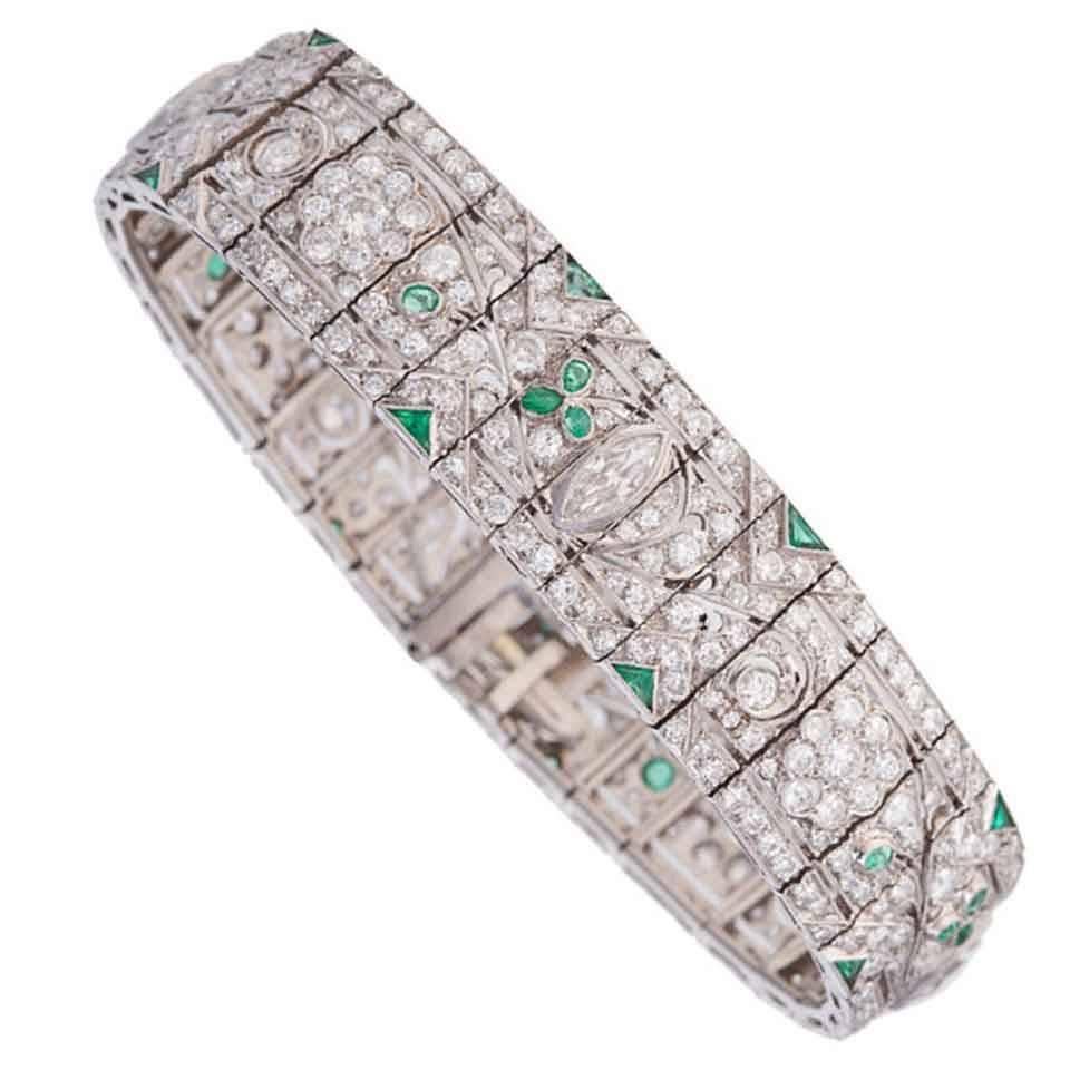 Edwardian 17.75 Carat Diamond, 2.0 Carat Emerald and Platinum Bracelet For Sale